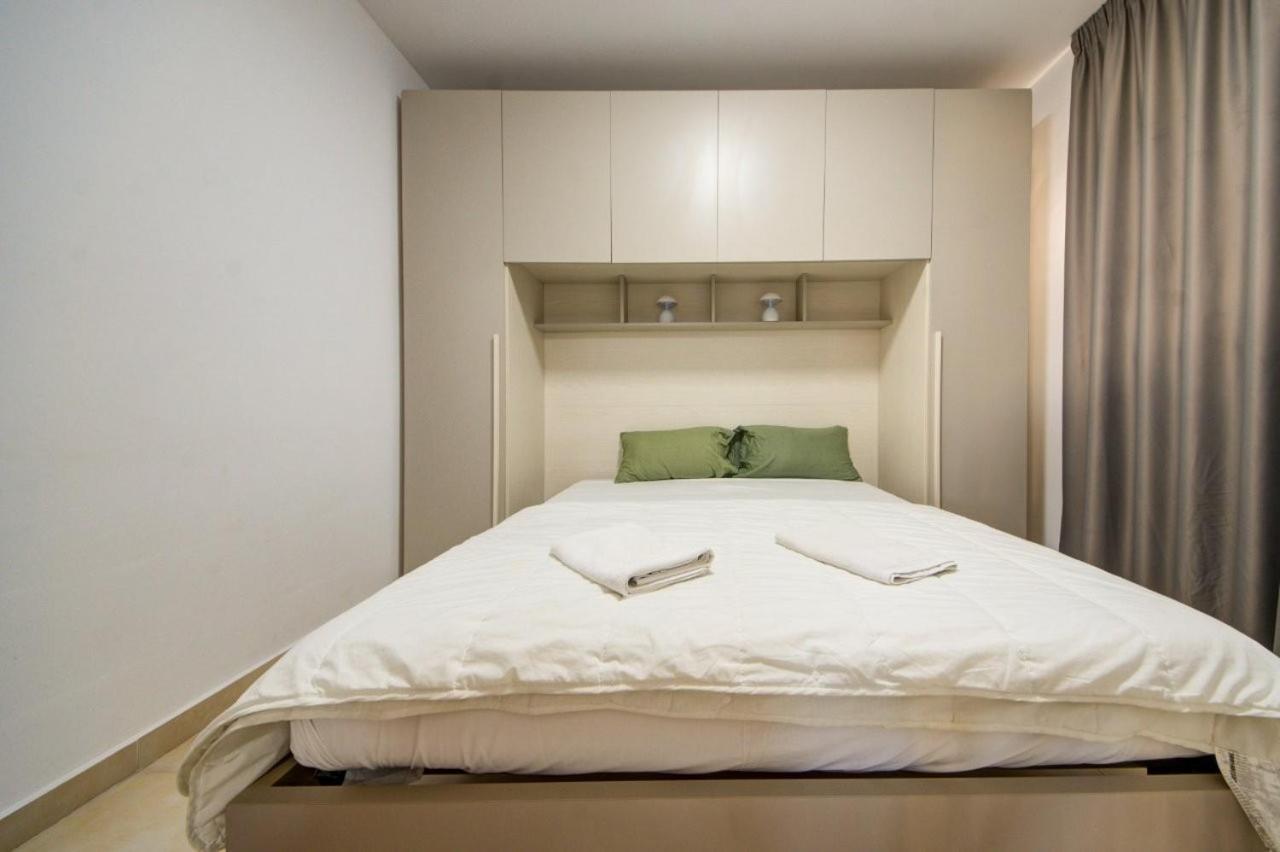 Point G&v Sea Front Bugibba Apartment